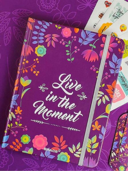 Live In the Moment Lined 16x8.5 cm To Do List 65 Pages White